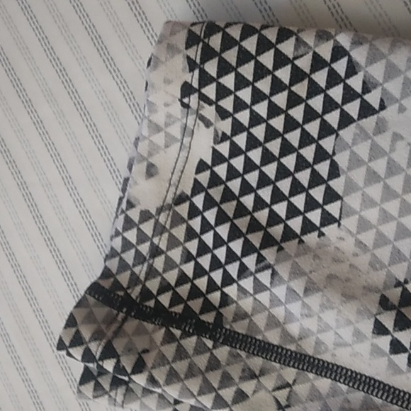 NIKE DRI-FIT NIKE RUNNING WOMENS ATHLETIC CAPRI LEGGINGS - Picture 7 of 17